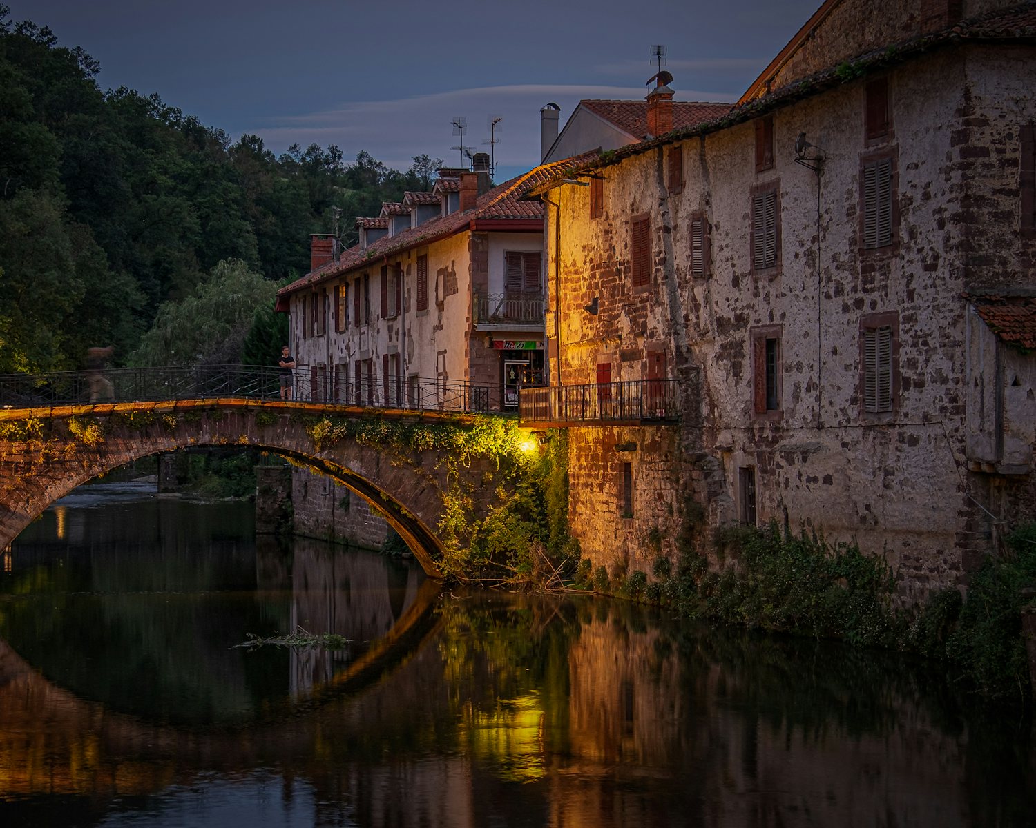 Saint-Jean-Pied-de-Port : le pont de pierre sur la Nive